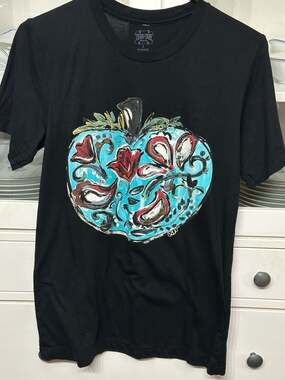 Texas True Threads Callie Ann Stelter Thankful Pumpkin Tee Black Graphic T-Shirt